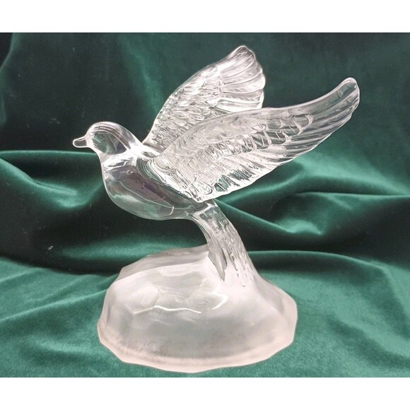 Cristal D'Arques Dove in Flight Lead Crystal Glass Figure France - Picture 1 of 5